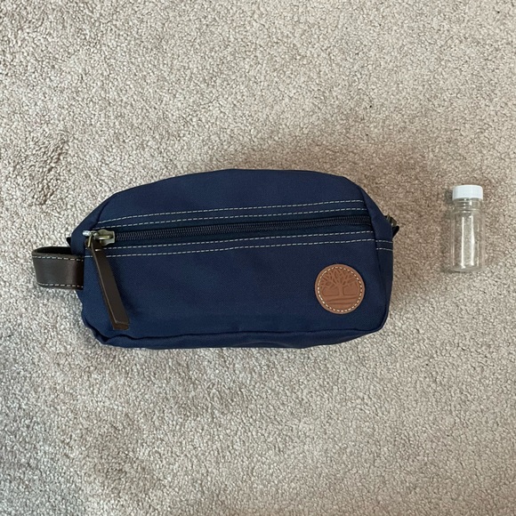 Timberland Mens toiletry travel pouch with TSA approved reusable bottle - Picture 4 of 5